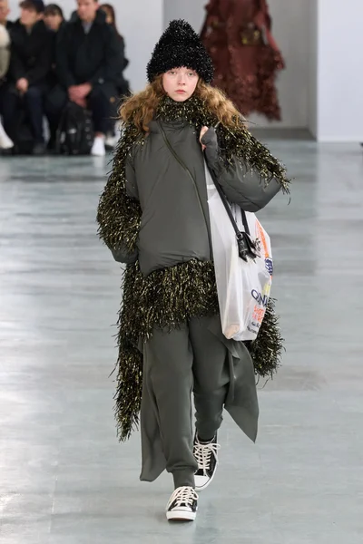 Look 32